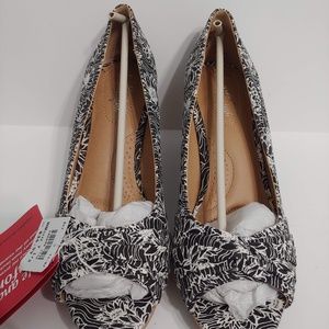 Black & White Floral Cork Wedge Sandals, Size 1.7